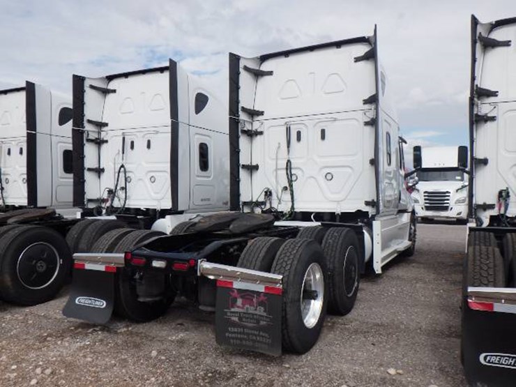 2024-freightliner-cascadia-126-image-6
