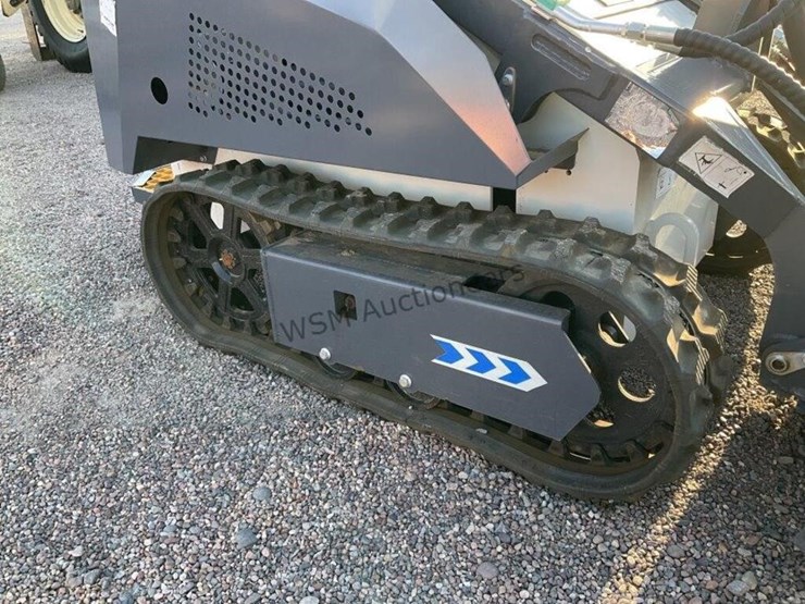 battler-st25m-6-stand-up-skid-steer-image-6