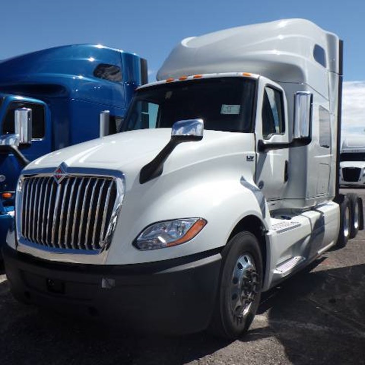 2021 INTERNATIONAL LT
