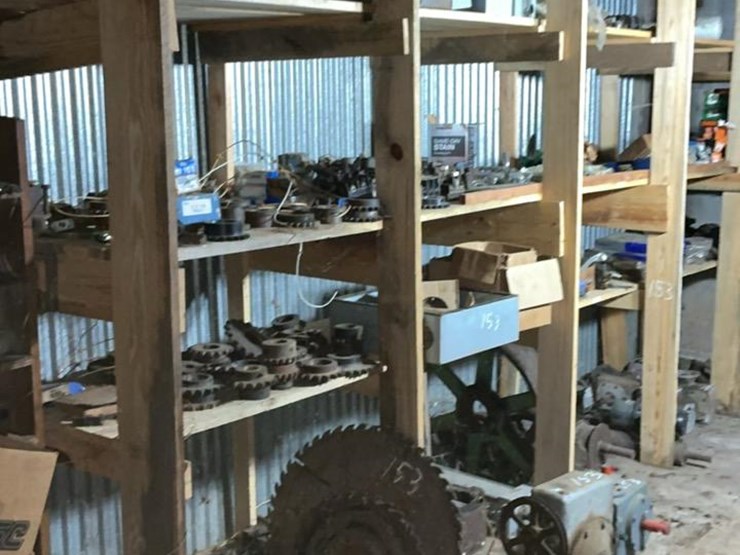 #153-•-sprockets,-cylinders,-and-assorted-parts-image-7