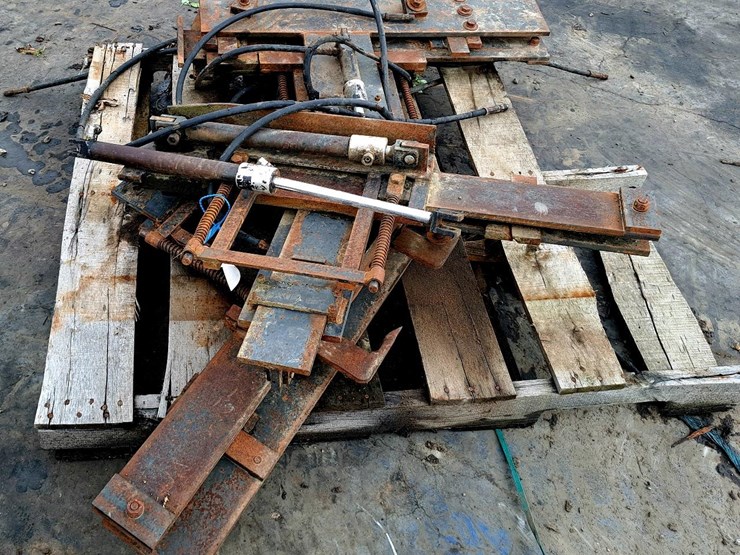 #111-•-pallet-of-extra-parts-image-1