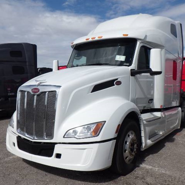 2023 PETERBILT 579