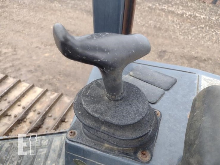 2005-deere-450j-lgp-image-9