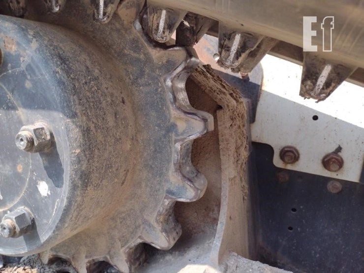2016-bobcat-t770-image-32