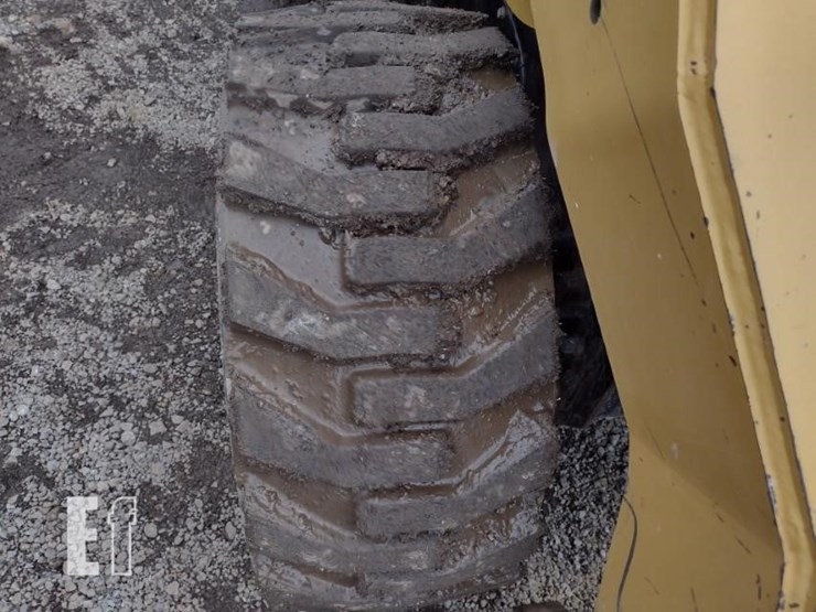 2005-caterpillar-262b-image-22
