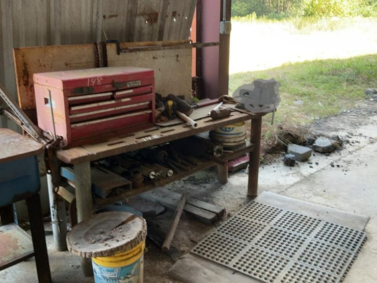 #148-•-steel-workbench-and-contents-image-3
