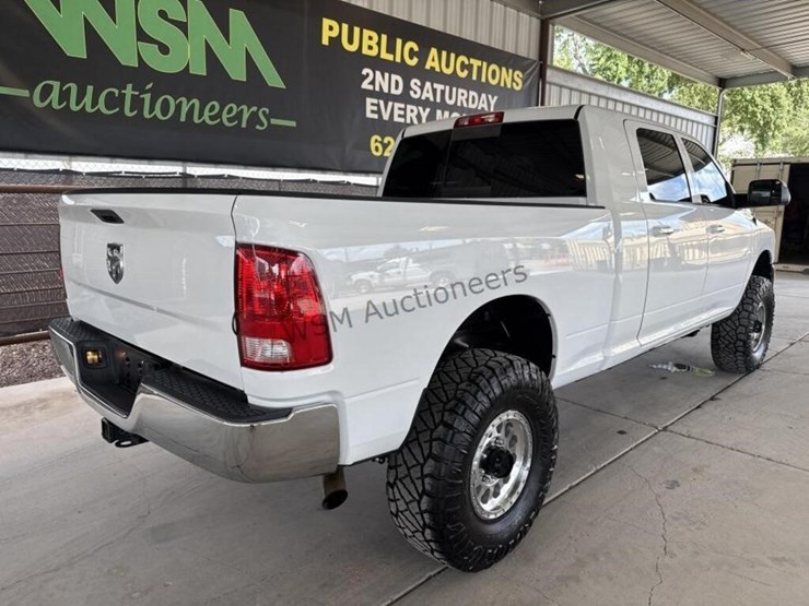 2015-ram-2500-slt-image-10