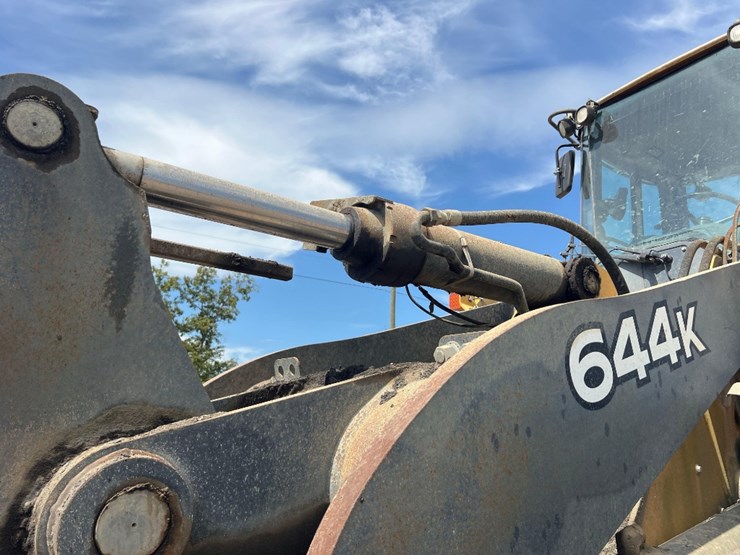 2012-deere-644k-image-11