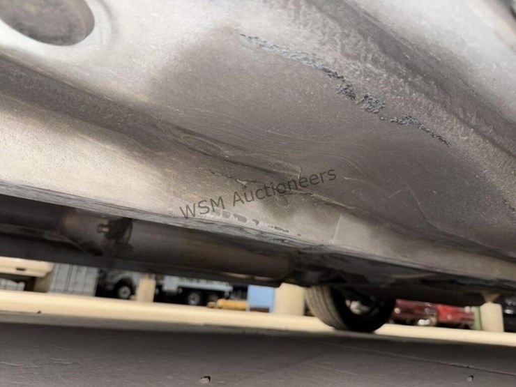 2005-toyota-camry-sdn-image-28