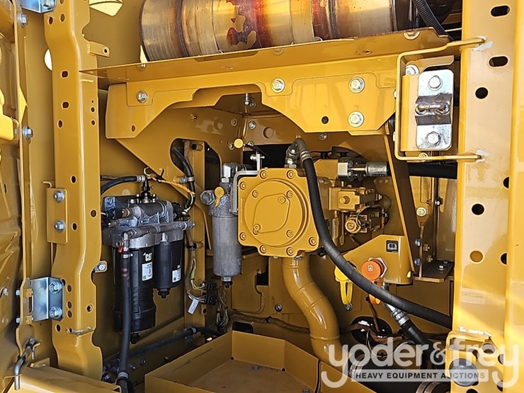 2021-caterpillar-320gc-image-31
