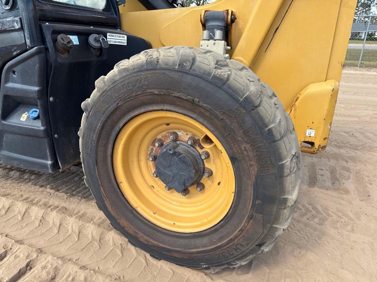 2016-caterpillar-tl642d-image-9