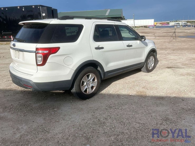 2011-ford-explorer-image-3