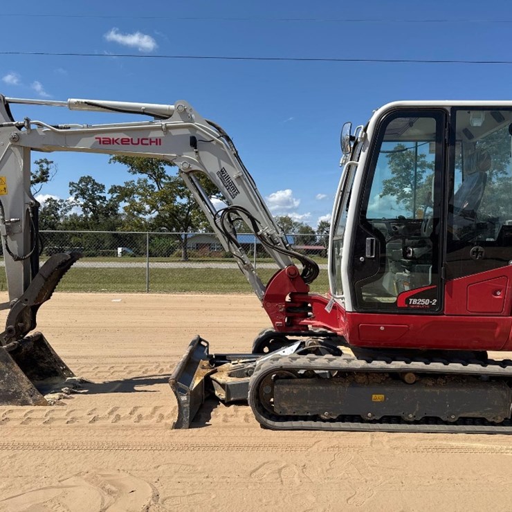 TAKEUCHI TB250-2