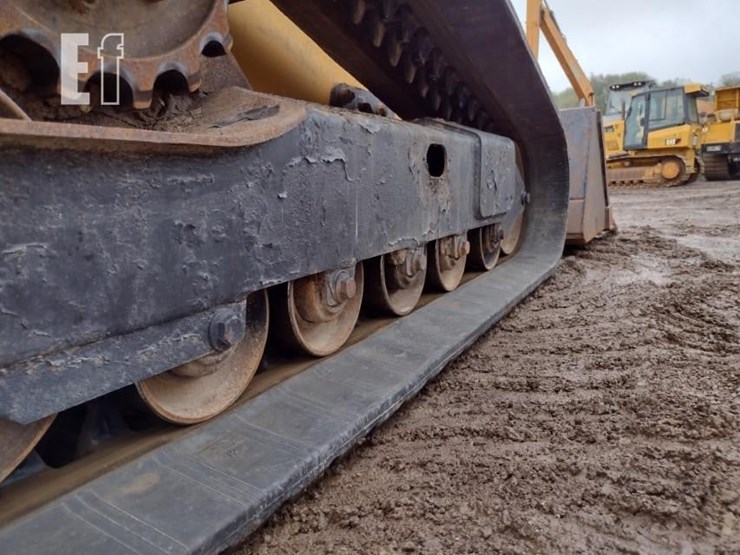 deere-329d-image-31
