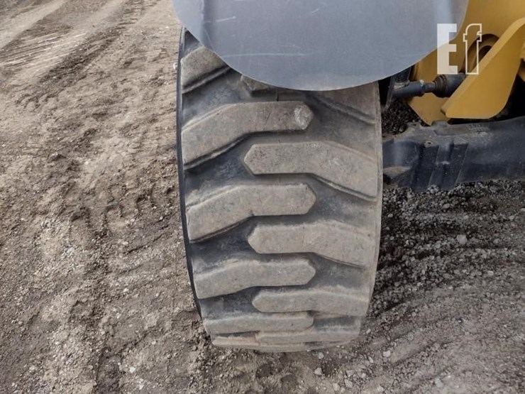 2010-caterpillar-th255-image-24