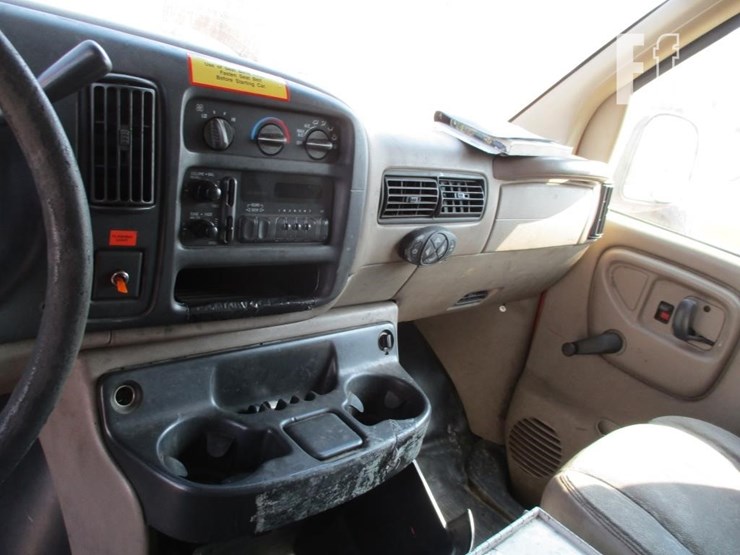 1999-chevrolet-express-3500-image-8