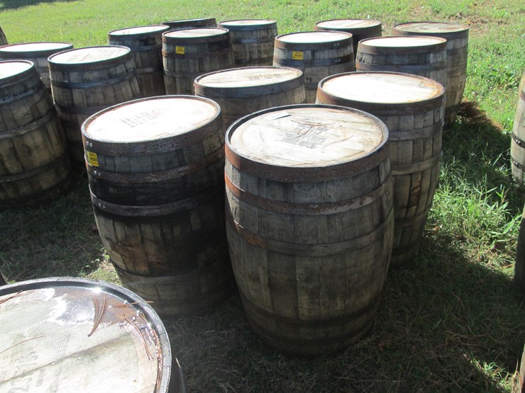 #29413-•-lot-of-(4)-whiskey-barrels-image-1