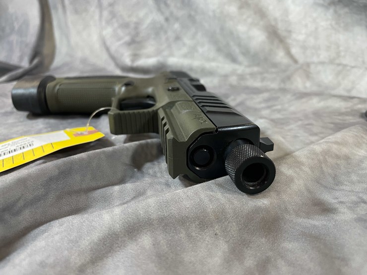 #4781-•-beretta-apx-a1-tactical-9mm-luger-pistol,-sn:-a269954x-image-4
