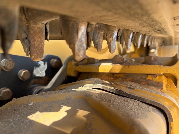 2023-caterpillar-259d3-image-11