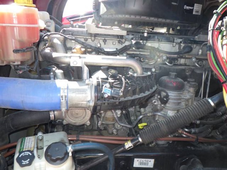 2020-freightliner-cascadia-126-image-18