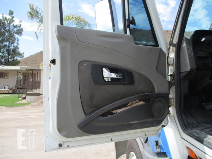 2014-international-prostar-image-14