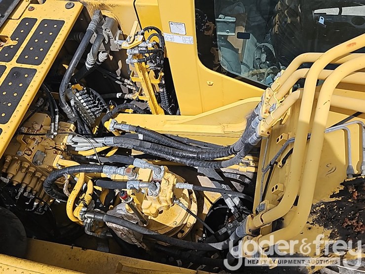 2016-komatsu-pc360-lc-11-image-32