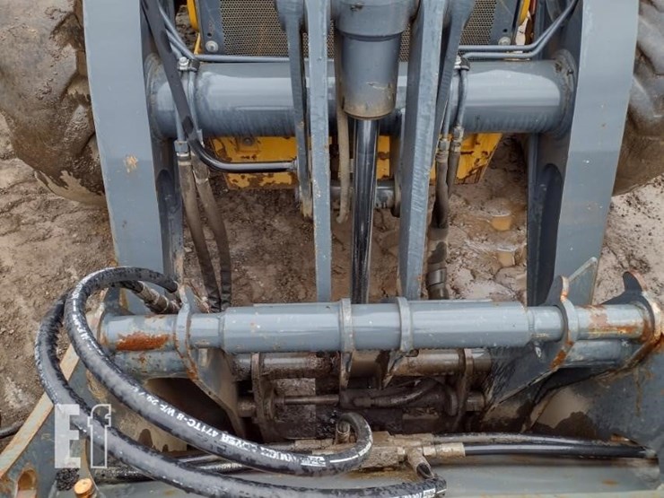 2019-deere-410l-image-19