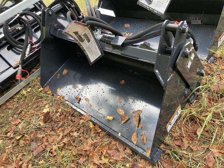 wolverine-mcb-11-48w-mini-skid-combination-bucket-image-1