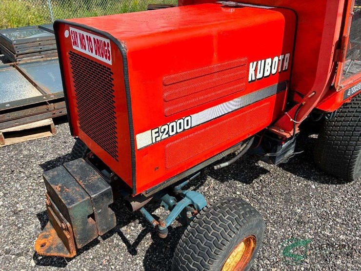 2002-kubota-f2000-image-6