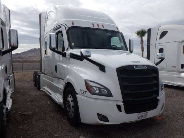 2024-freightliner-cascadia-126-image-2
