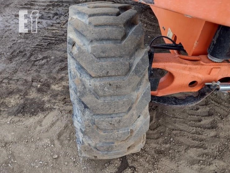 2016-jlg-400s-image-16