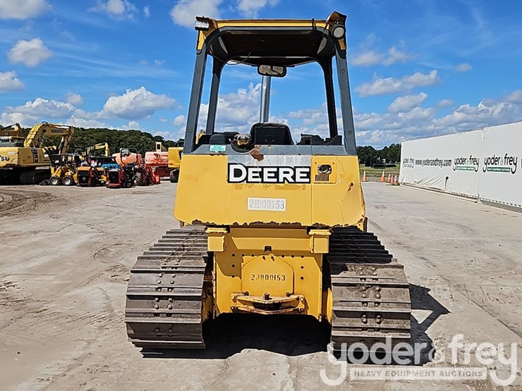 2016-deere-450j-image-16