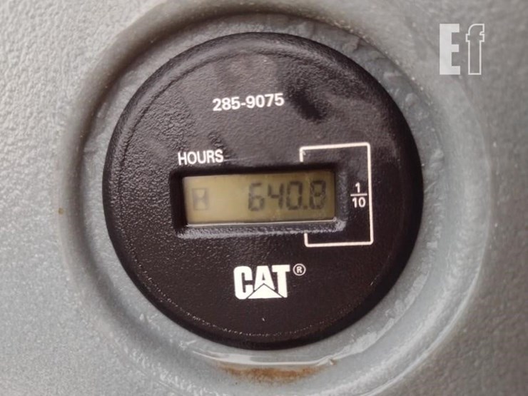 2004-caterpillar-416d-image-6