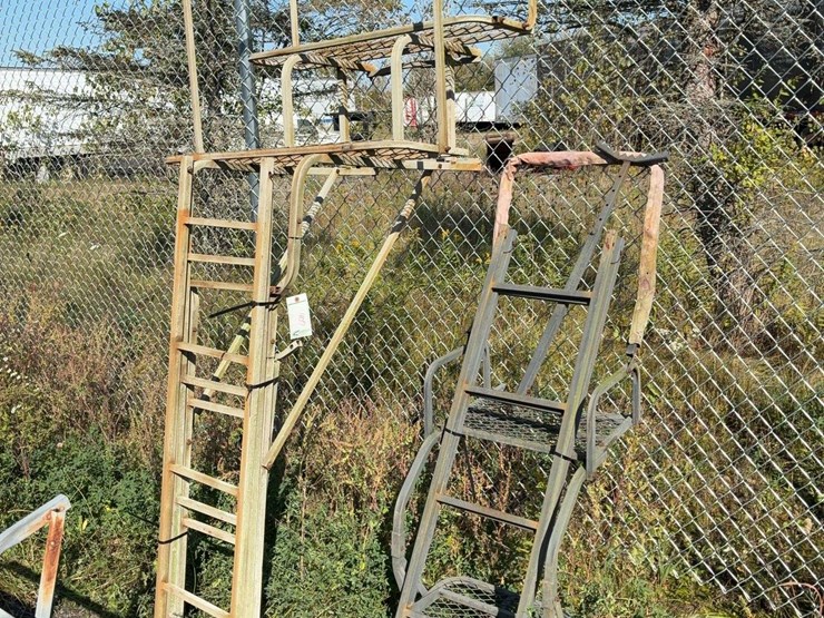 2-ladder-tree-stands-image-1