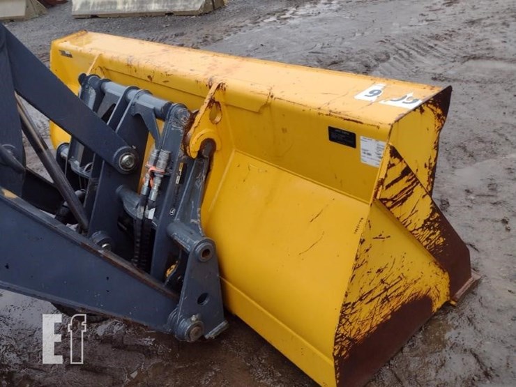 2020-deere-410l-image-21