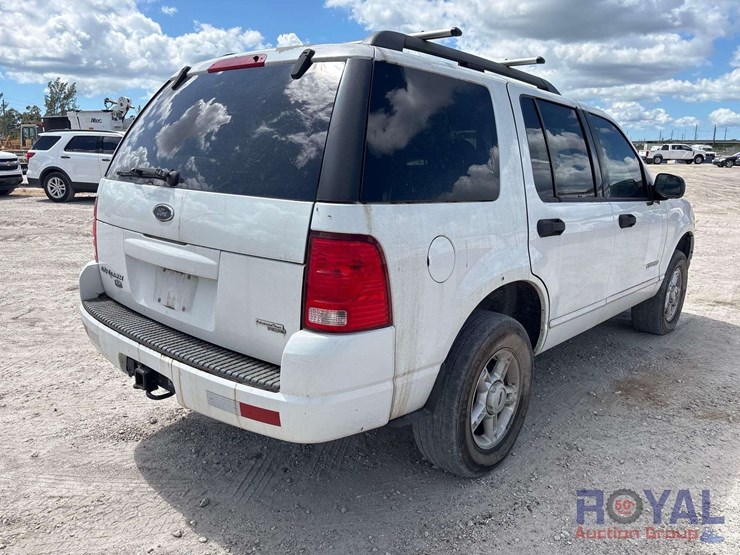 2005-ford-explorer-image-3