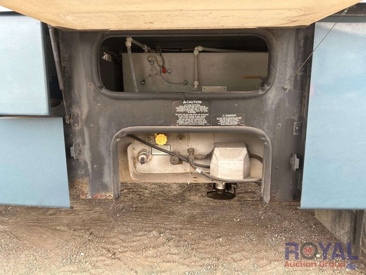 2004-workhorse-w22-motorhome-image-39