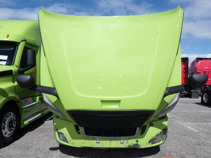 2023-freightliner-cascadia-126-image-19