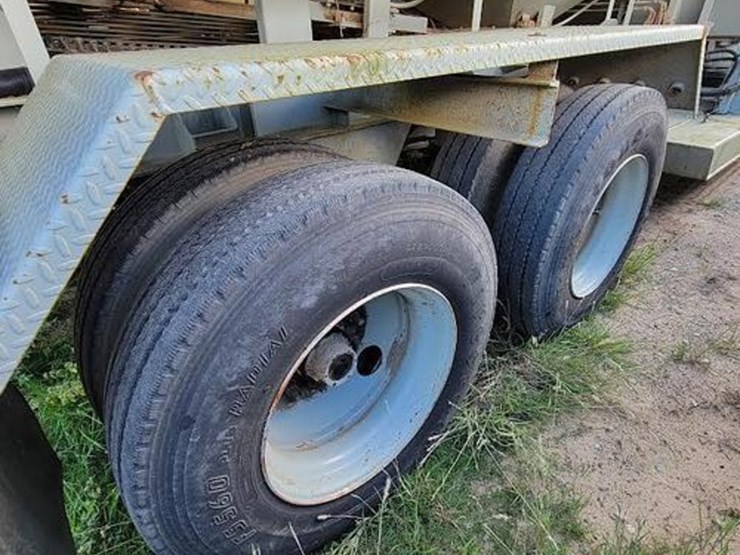 2010-caterpillar-c4.4-image-12