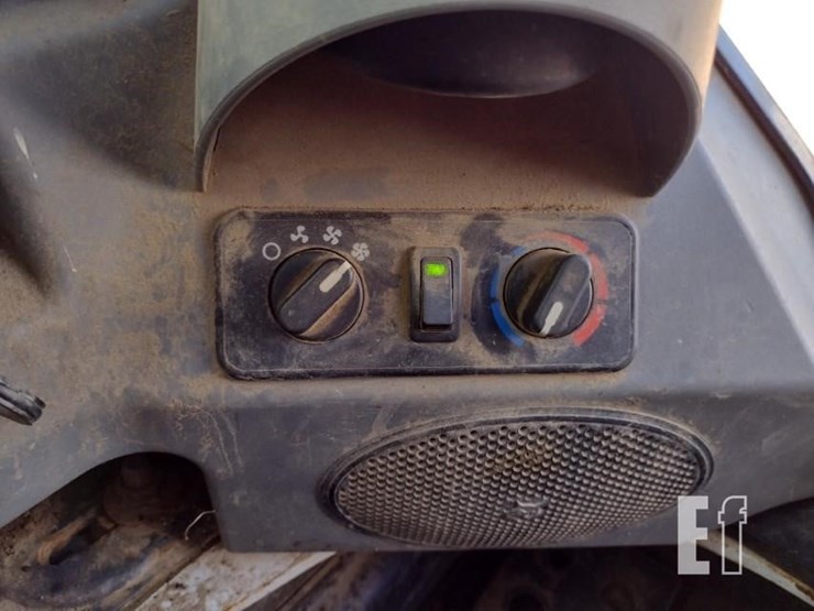 2019-bobcat-t870-image-12