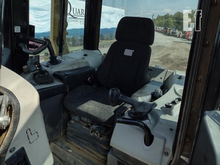 2015-caterpillar-d6n-xl-image-15