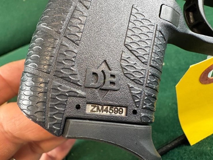 diamondback-db380-380-auto-pistol-image-9