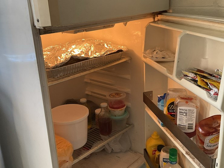 #186-•-tables,-chairs-and-refrigerator-image-14
