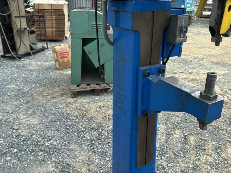 #132-•-rivet-machine-image-14