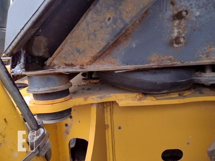 2019-deere-410l-image-25