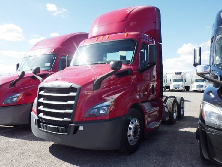 2019-freightliner-cascadia-116-image-1