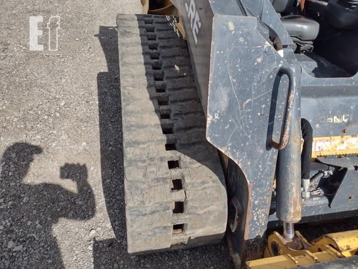 2022-deere-317g-image-34