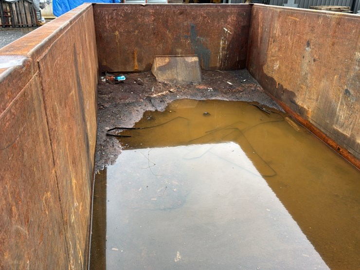 #140-•-roll-off-dumpster-image-9