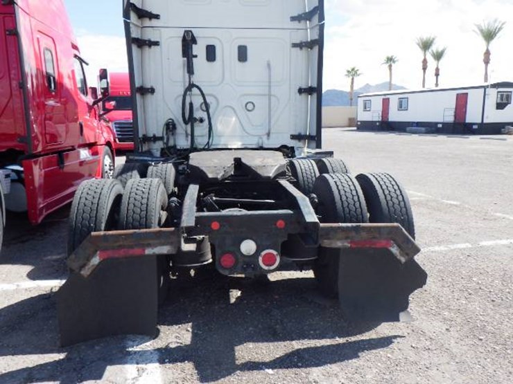 freightliner-cascadia-125-image-6