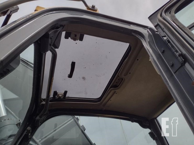 2011-deere-225d-lc-image-14